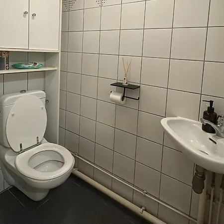 Апартаменты Large Near Train Station And Лонь