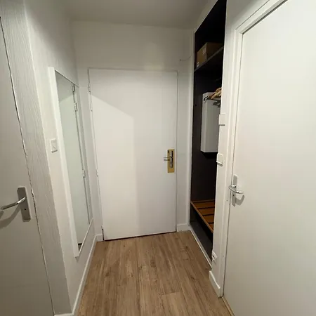Apartment Large Near Train Station And